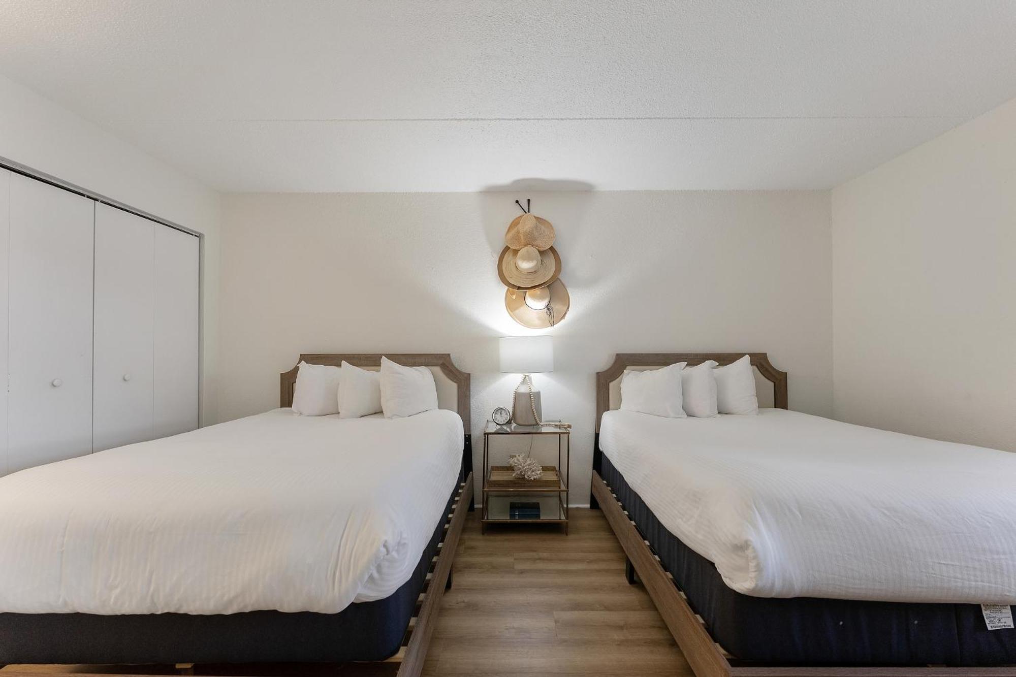 Beachcomber Resort Avalon Dış mekan fotoğraf