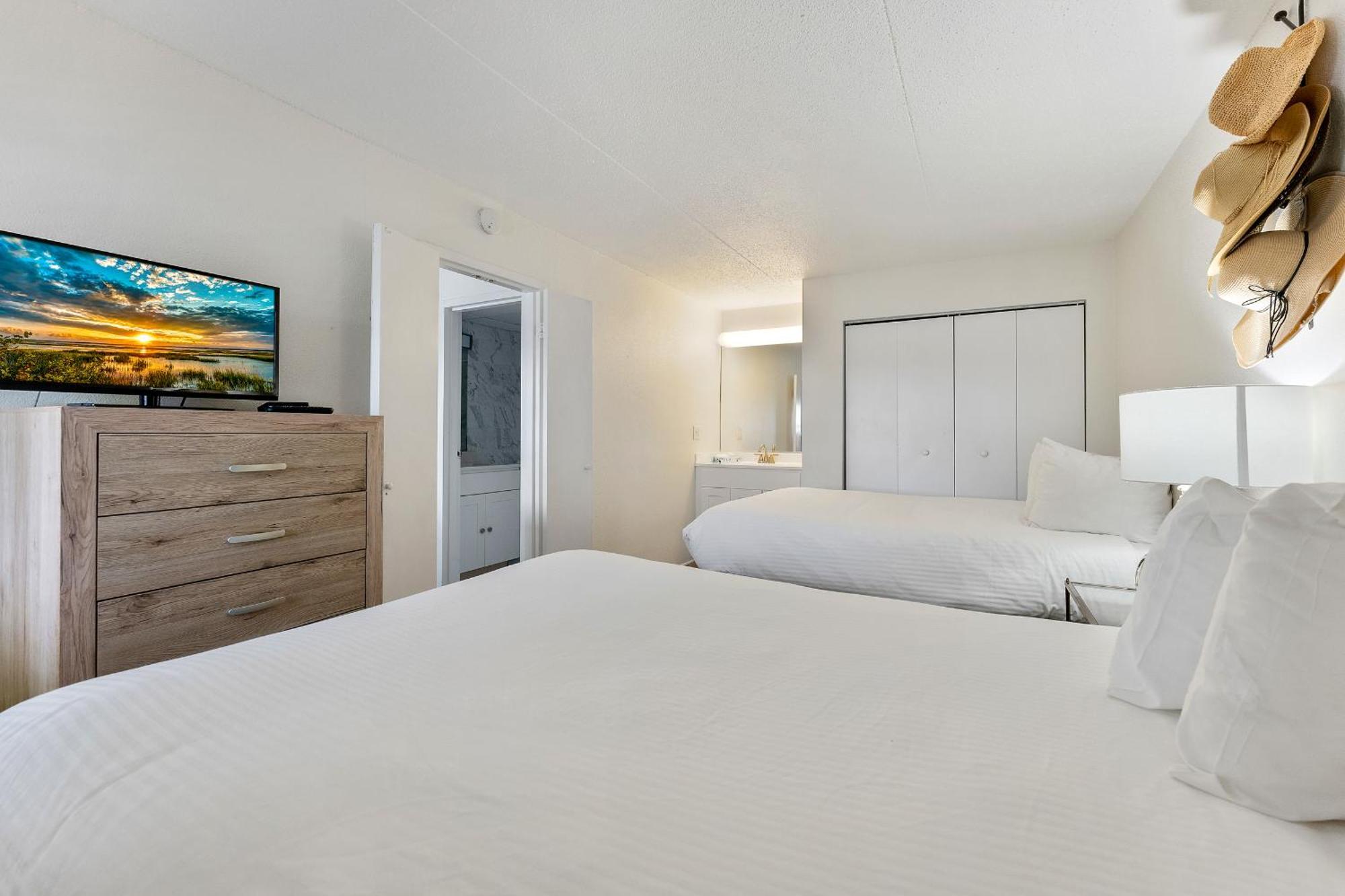 Beachcomber Resort Avalon Dış mekan fotoğraf