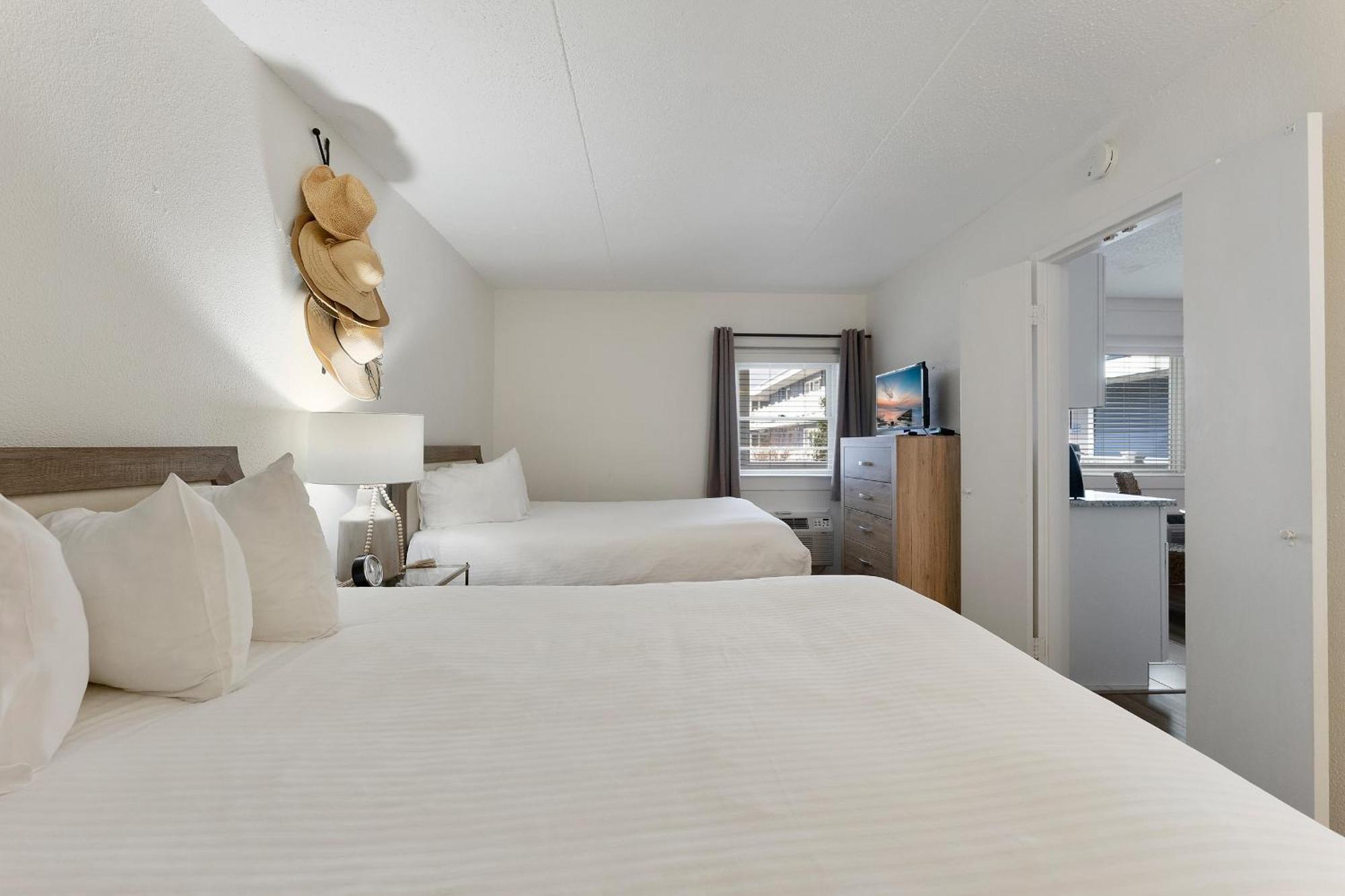 Beachcomber Resort Avalon Dış mekan fotoğraf